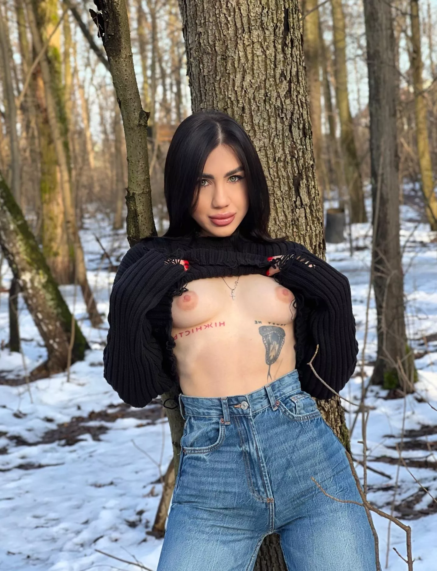 if you were nearby, I wouldn’t be able to stop myself from starting to caress myself through my jeans posted by regallybarbeque