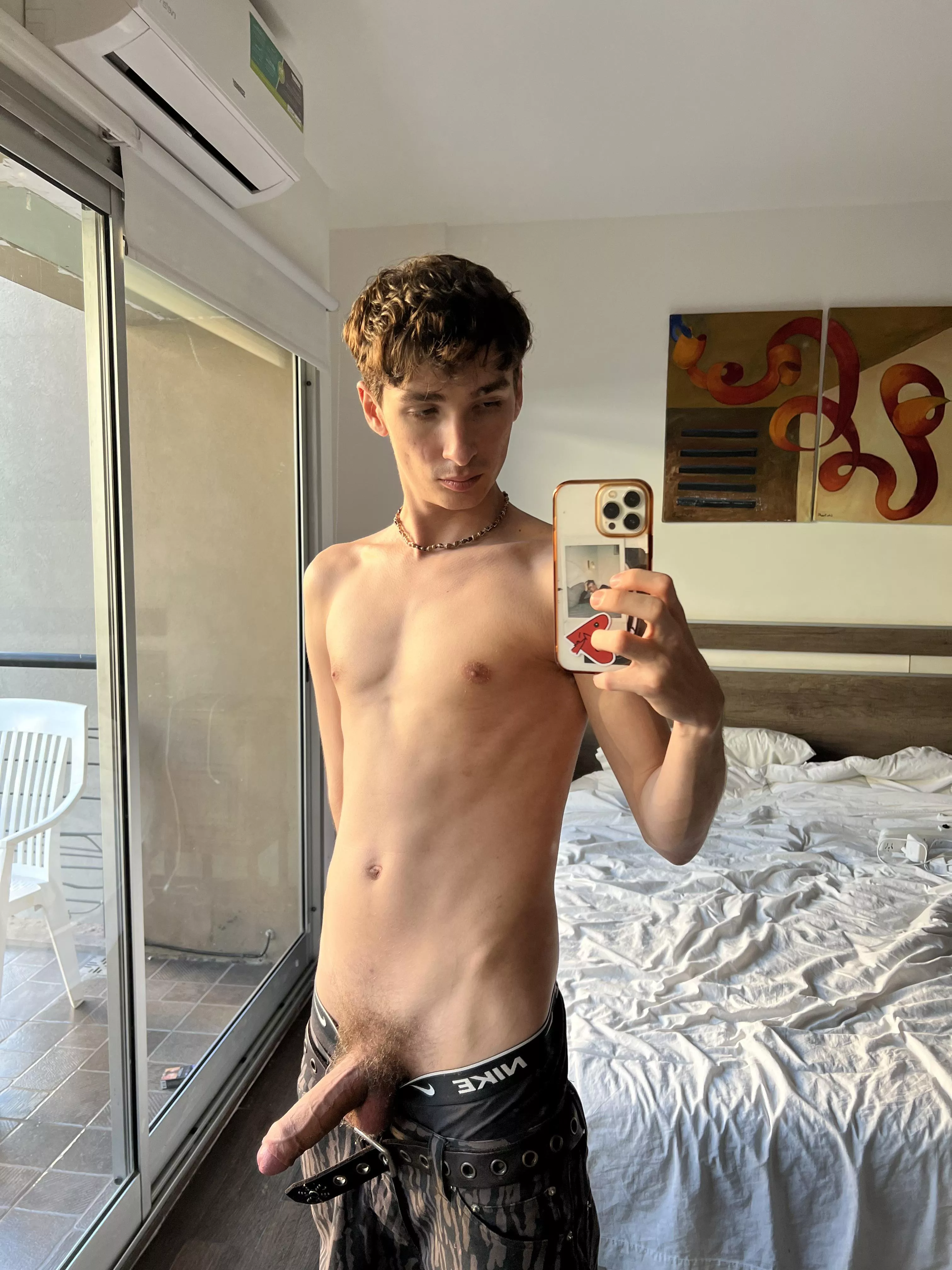 is there anyone like to smell dick too? posted by milkerguy