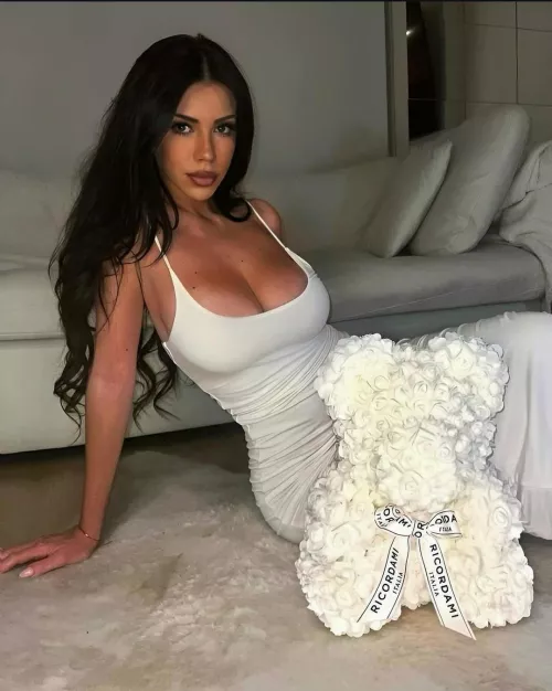 Izzy INSTA by ReyMarbella