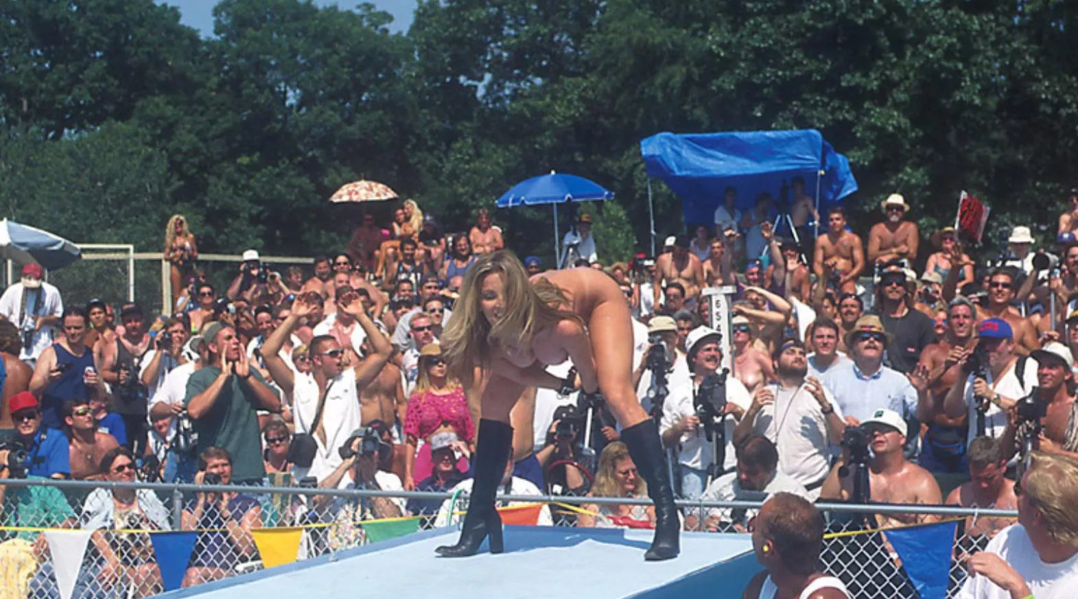 Janine Lindemulder still having some quality time. posted by Kinky-Boy000