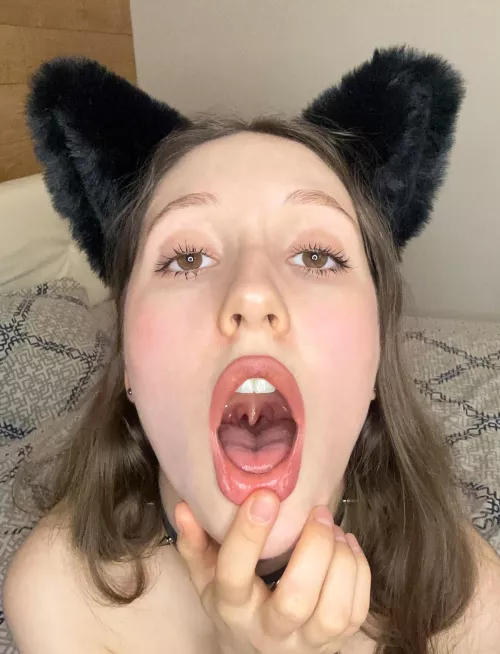 just look at this beautiful mouth by Stillburst974