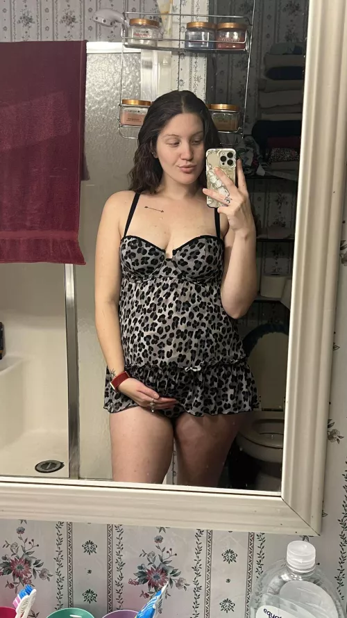 Kiss my belly then my lips by bellabloom_23