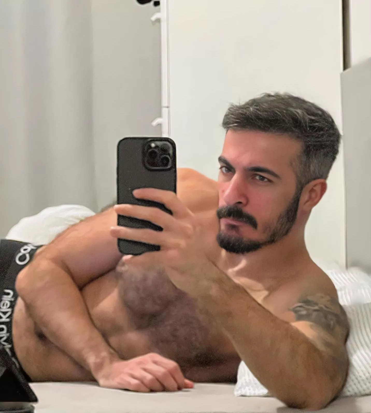 Long time no selfie. Good night gay bros! 😴 posted by hakikigulyabani