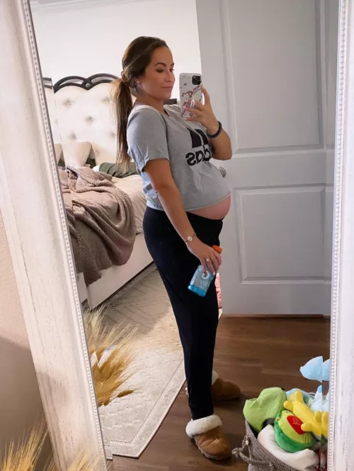 Normal clothes no longer fit now that I’m pregnant by tb1019
