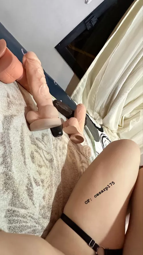 Playing 🍑💦 by cesarp175