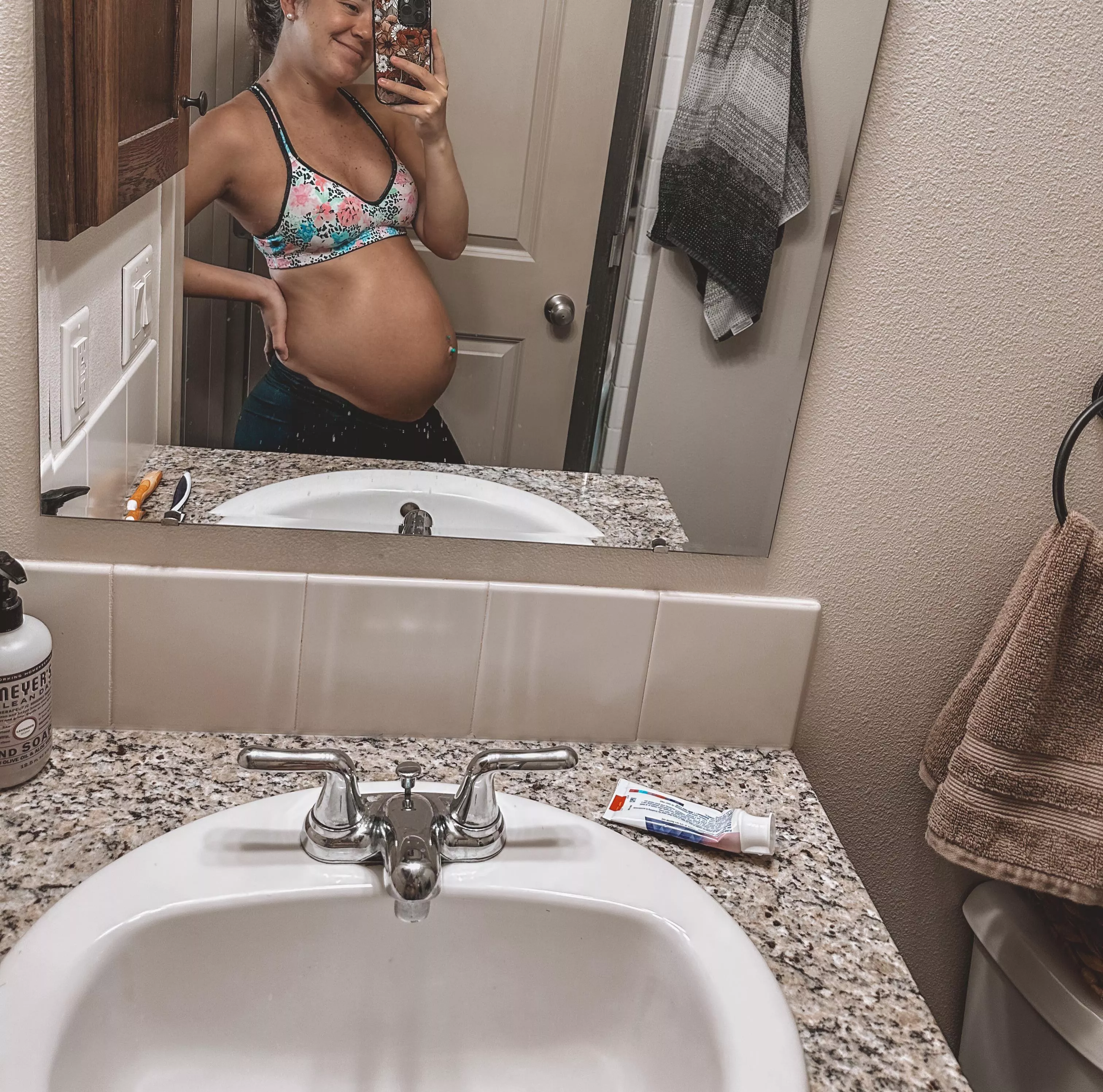 Pregnant selfie posted by southernbrunette98