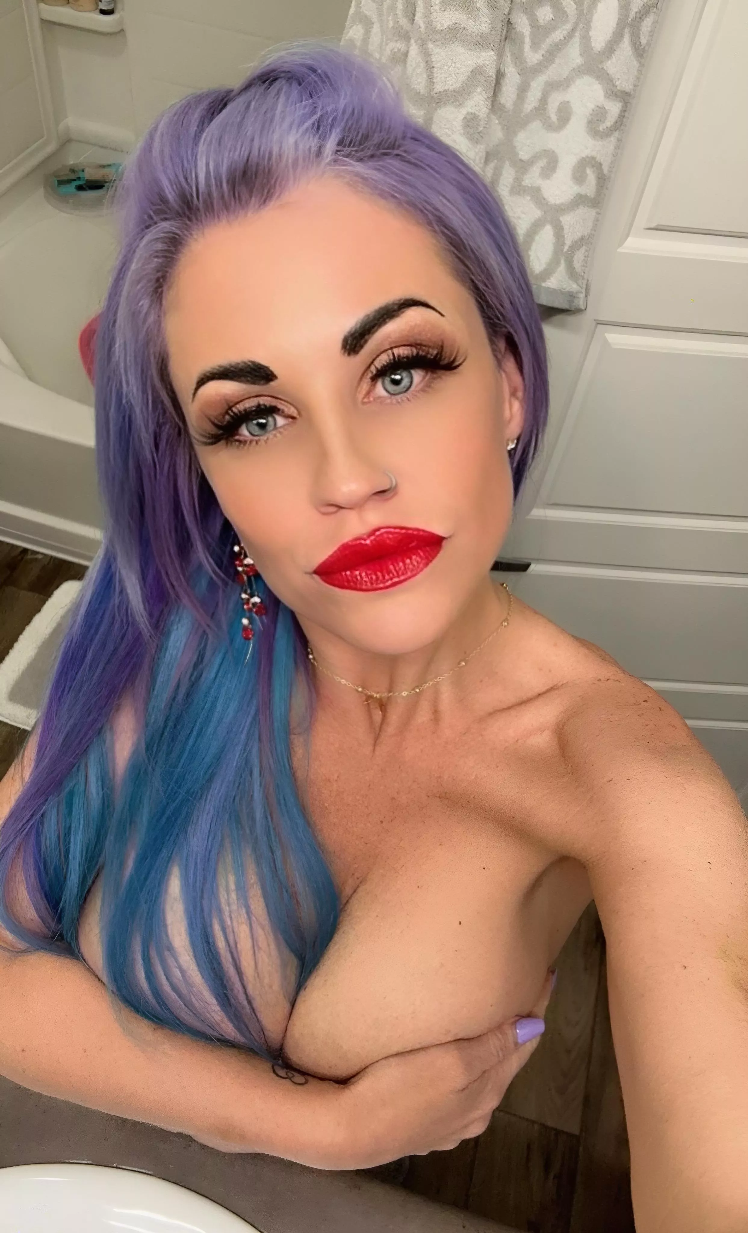 Say yes if u would let ur stepmom give u a titjob posted by Chanel_Richard