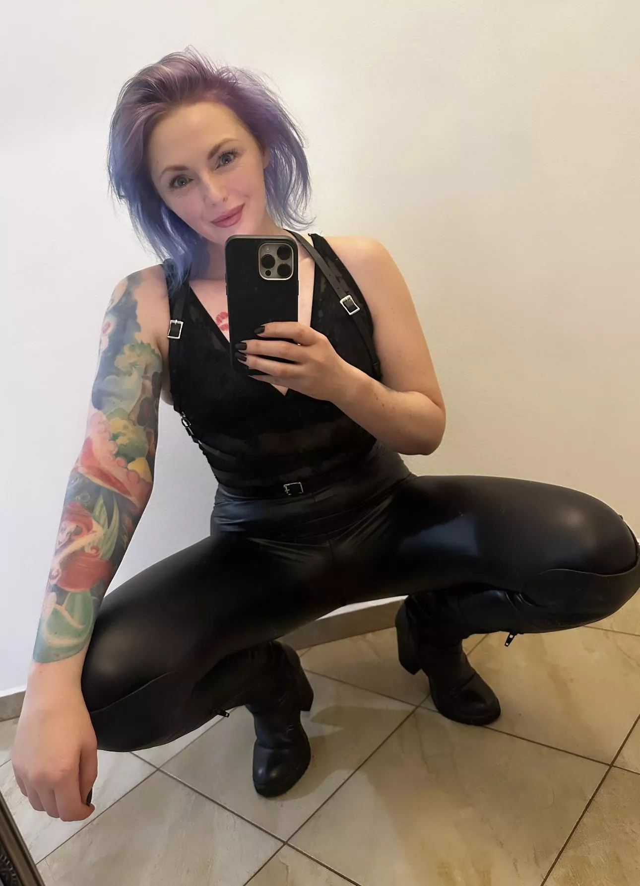 So shiny posted by theinkedsiren1