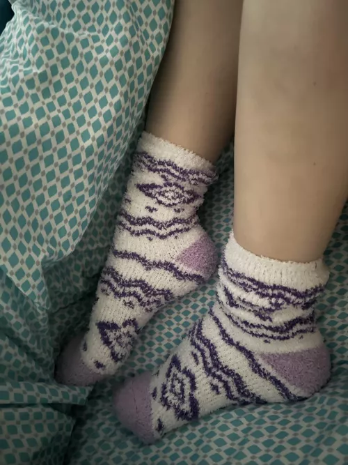 Sundays morning still in bed. Do you wish you knew my toe color? by MilkyAffection