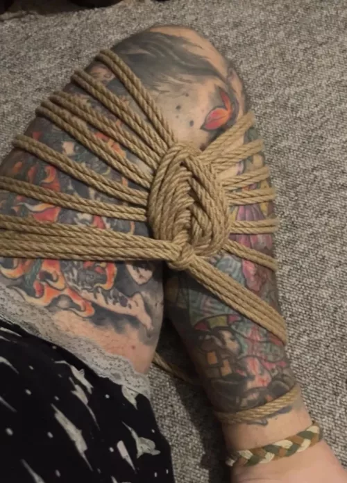 Tear drop Futomomo self tie by hdwttr