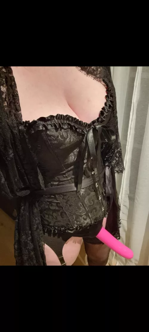 This is the first pic my mistress sendt me, telling me to meet her right a way. What would you answer be to this? by Canary-Inside