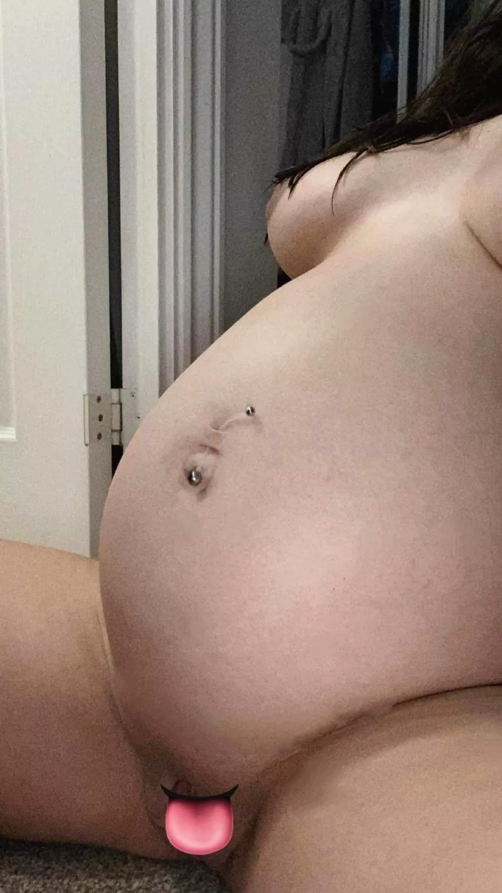Tummy is full, pussy needs to be filled. posted by mumforyou
