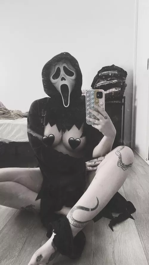 What’s your favourite scary movie? by LycandopeJ