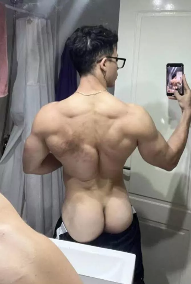 who is going to put their face here🔥😍 posted by New_Airport7271