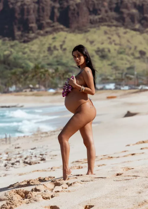 Who wants to see my exclusive pregnant content🤭 by heyitsmilap