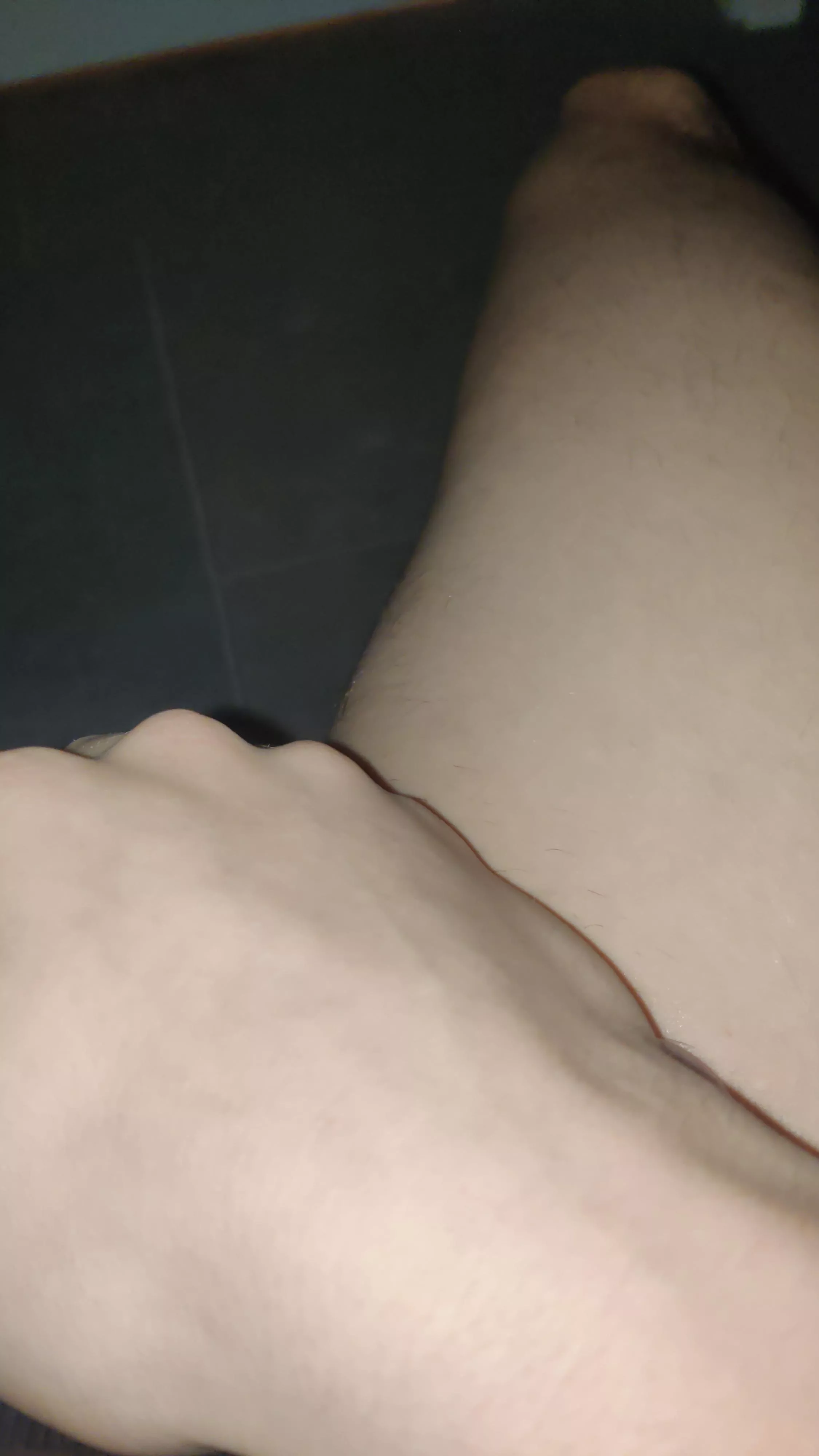 18 yo Twink with a bwc looking for gusy with a small waist - verbal daddys, femboys and twinks are also welcome:) - snap: kslufik posted by Correct_Goal1827