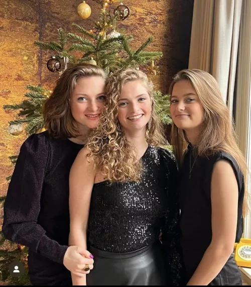 [3] pick one by Solid_Restaurant_587