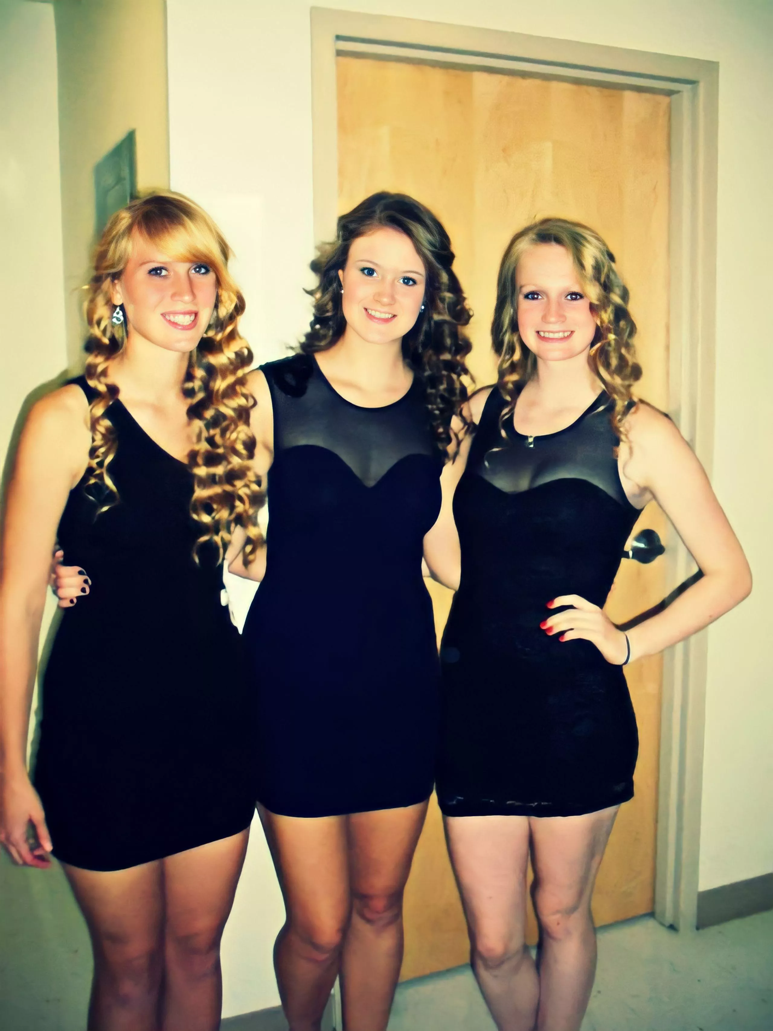 [3] Which is grinding on you at the party posted by tossawy135