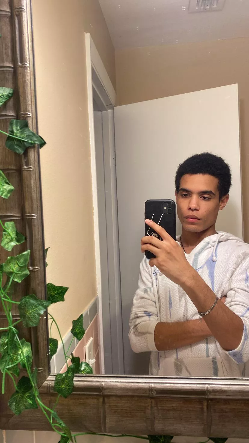 Anyone playing Monster Hunter or Overwatch down for some team ups posted by moonlightb0y