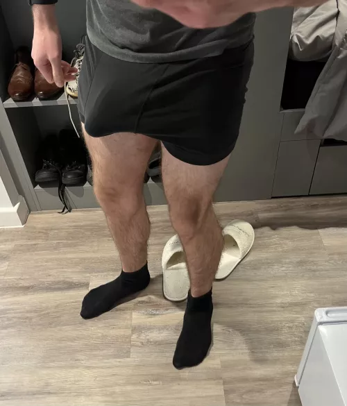 Back bulging in black by Sensationalpackage