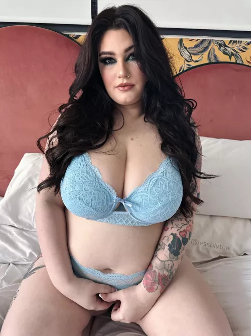 Can we all just agree that blue really suits me? by jessblythe5