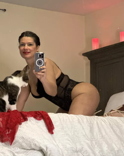 Come find this sexy mom on Only Fans by PennyS777