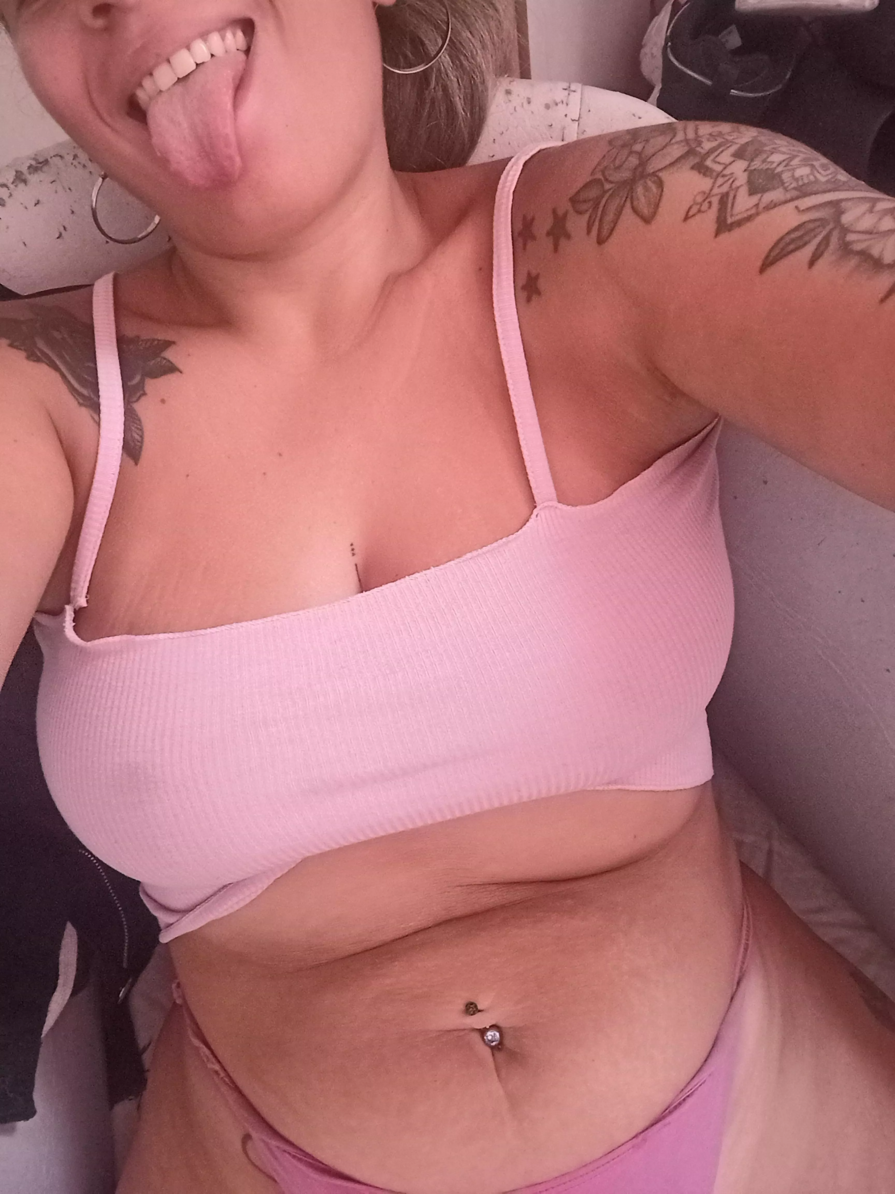 Do you want to investigate this belly? posted by sweetbeeel