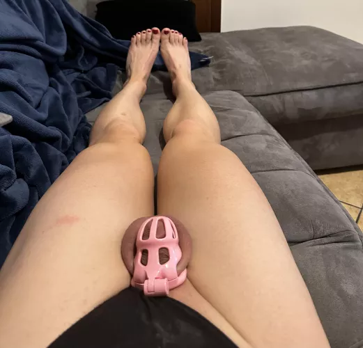 Freshly shaved legs and painted toes ❤️ by Foreign_Hunt_7985