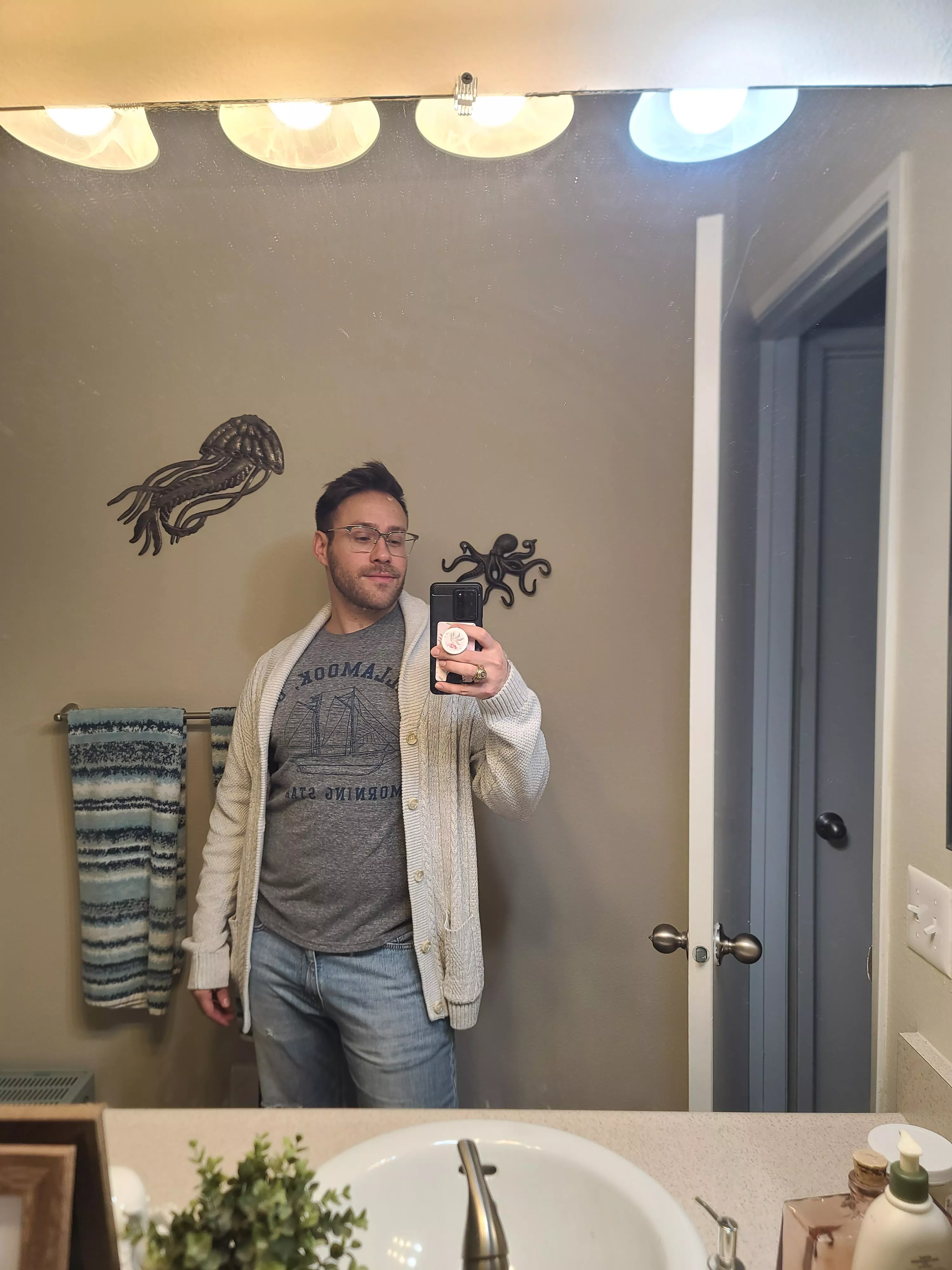 Happy Monday y'all ✨️ hopefully the week starts well for ya posted by espresso_patronum08