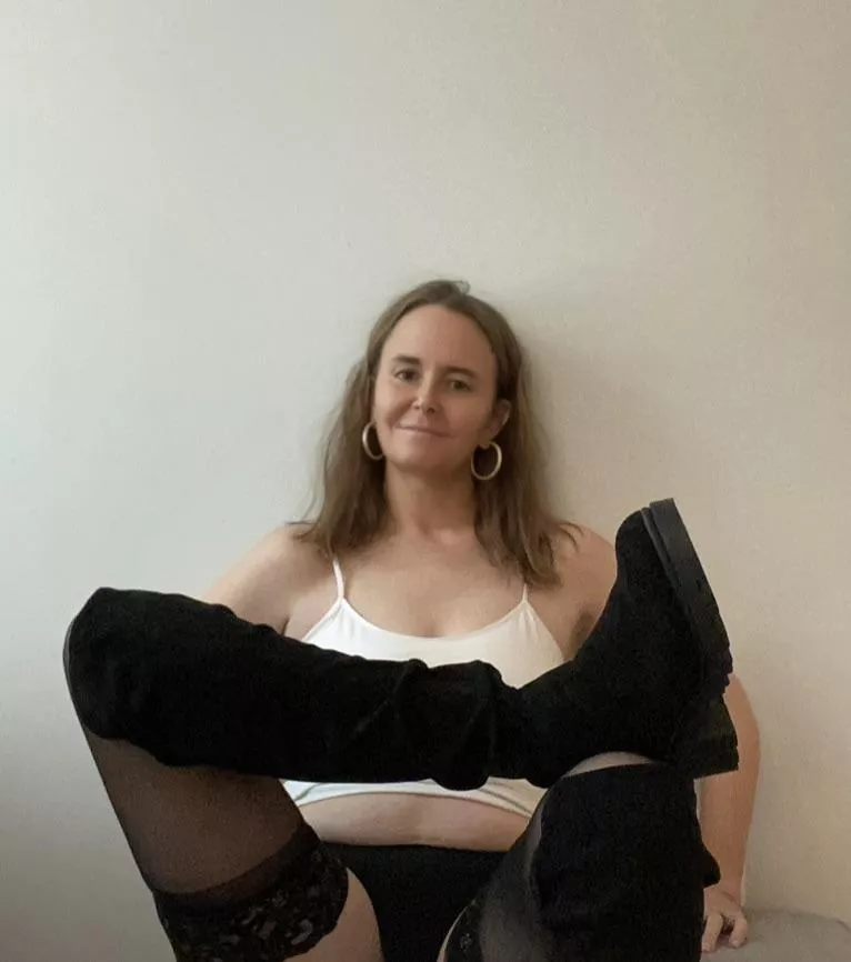 Happy sitting here in my thigh highs and tall boots posted by LadyLongToes686