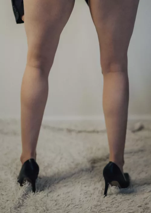 Heels make my long legs look even longer by IvyUntamed