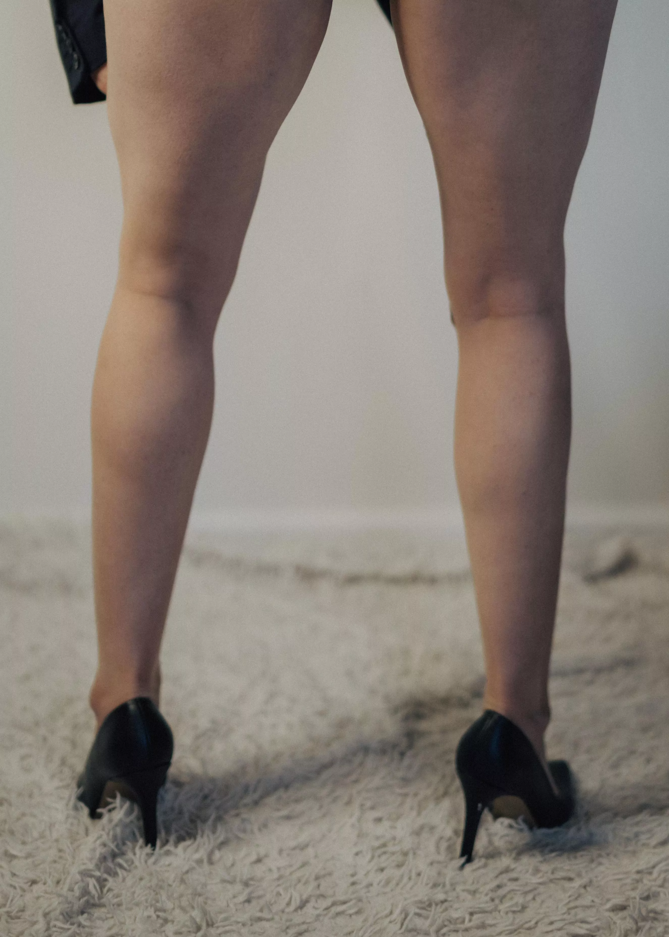 Heels make my long legs look even longer posted by IvyUntamed