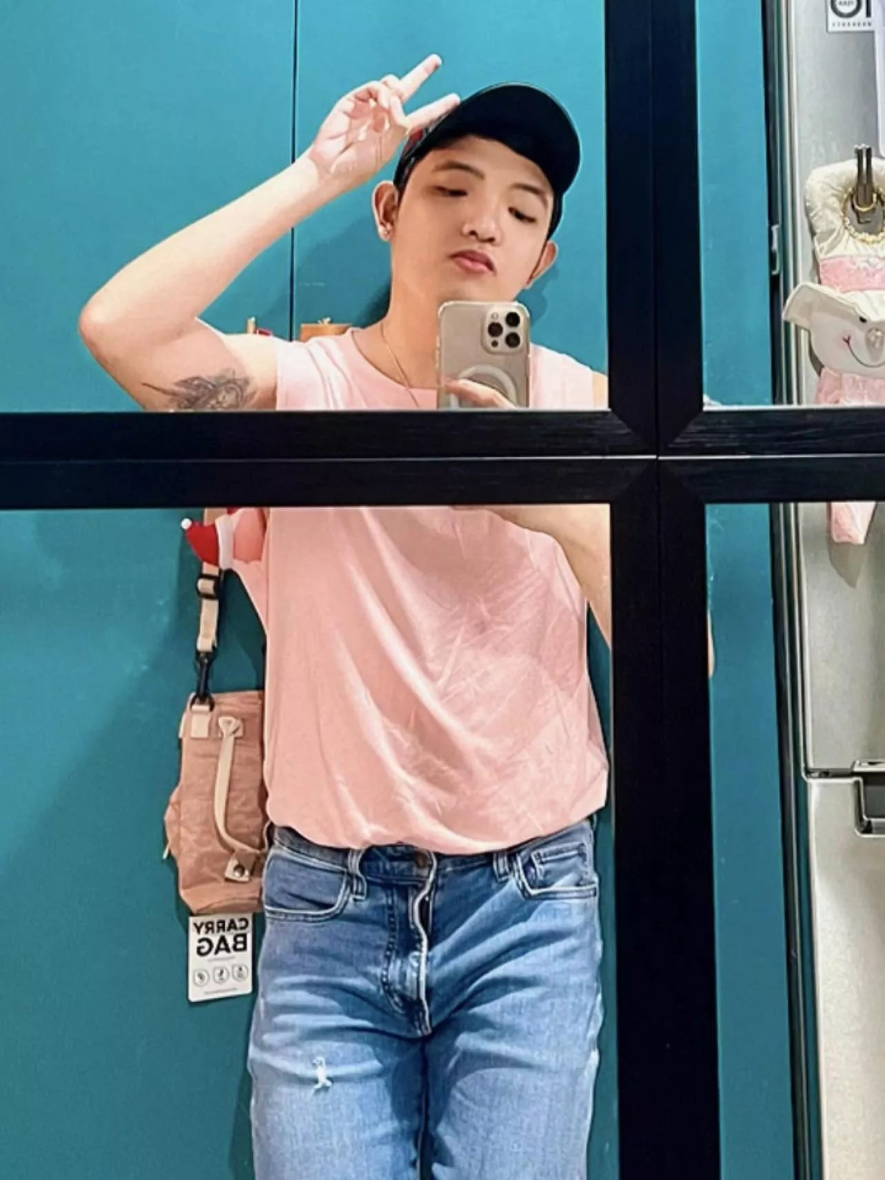 hello 🤍 posted by damnjohn_