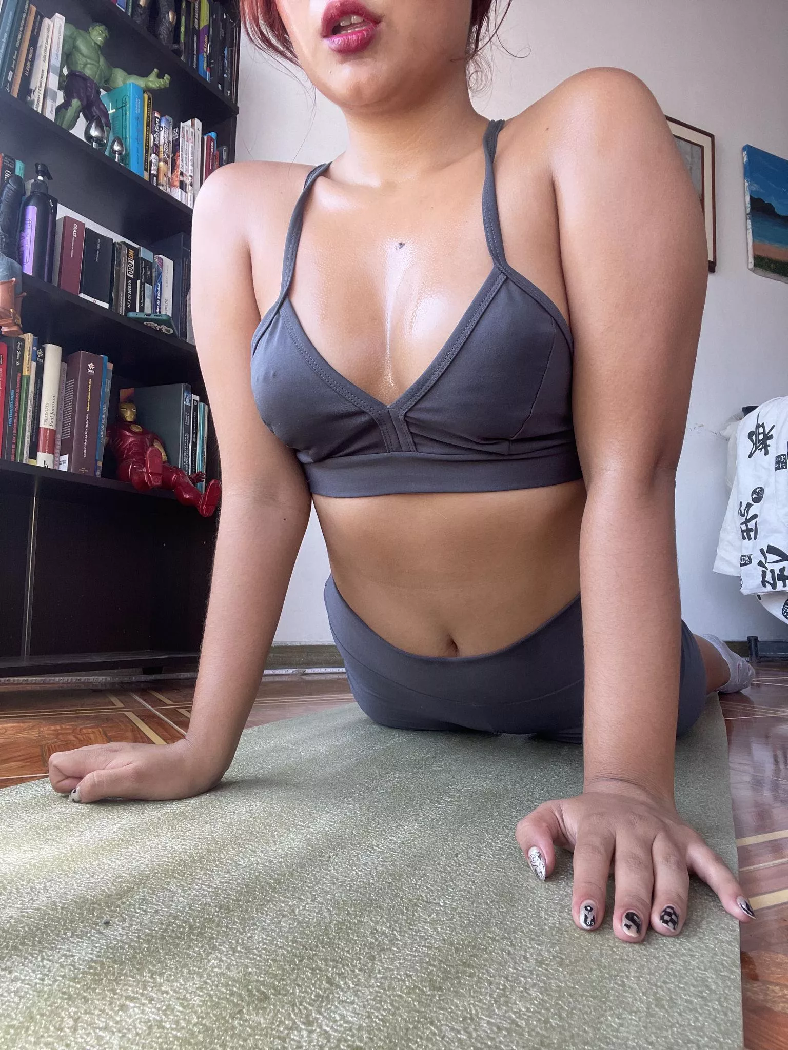 help me to stretch post workout ;) posted by Yoisnia