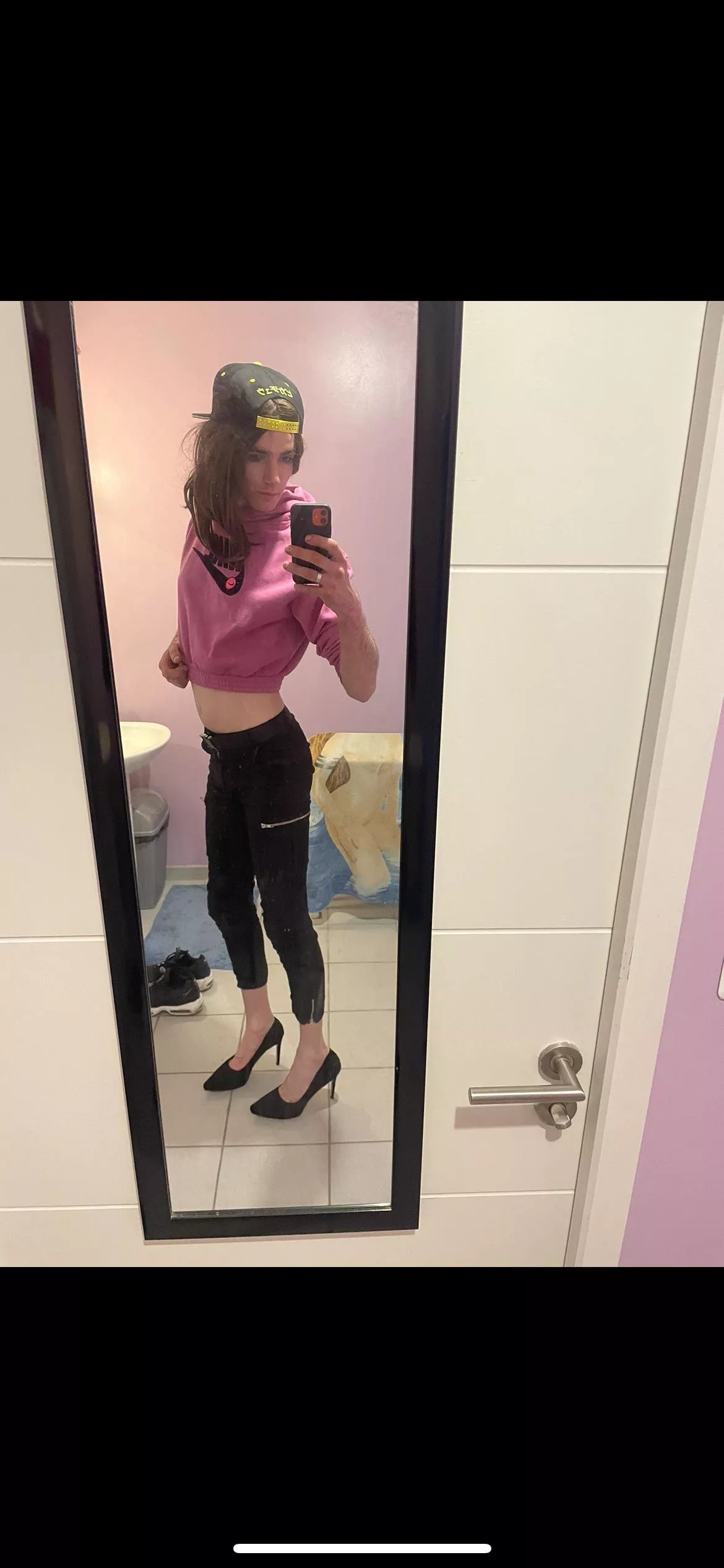 Hey boys posted by Powerful_Gain7285