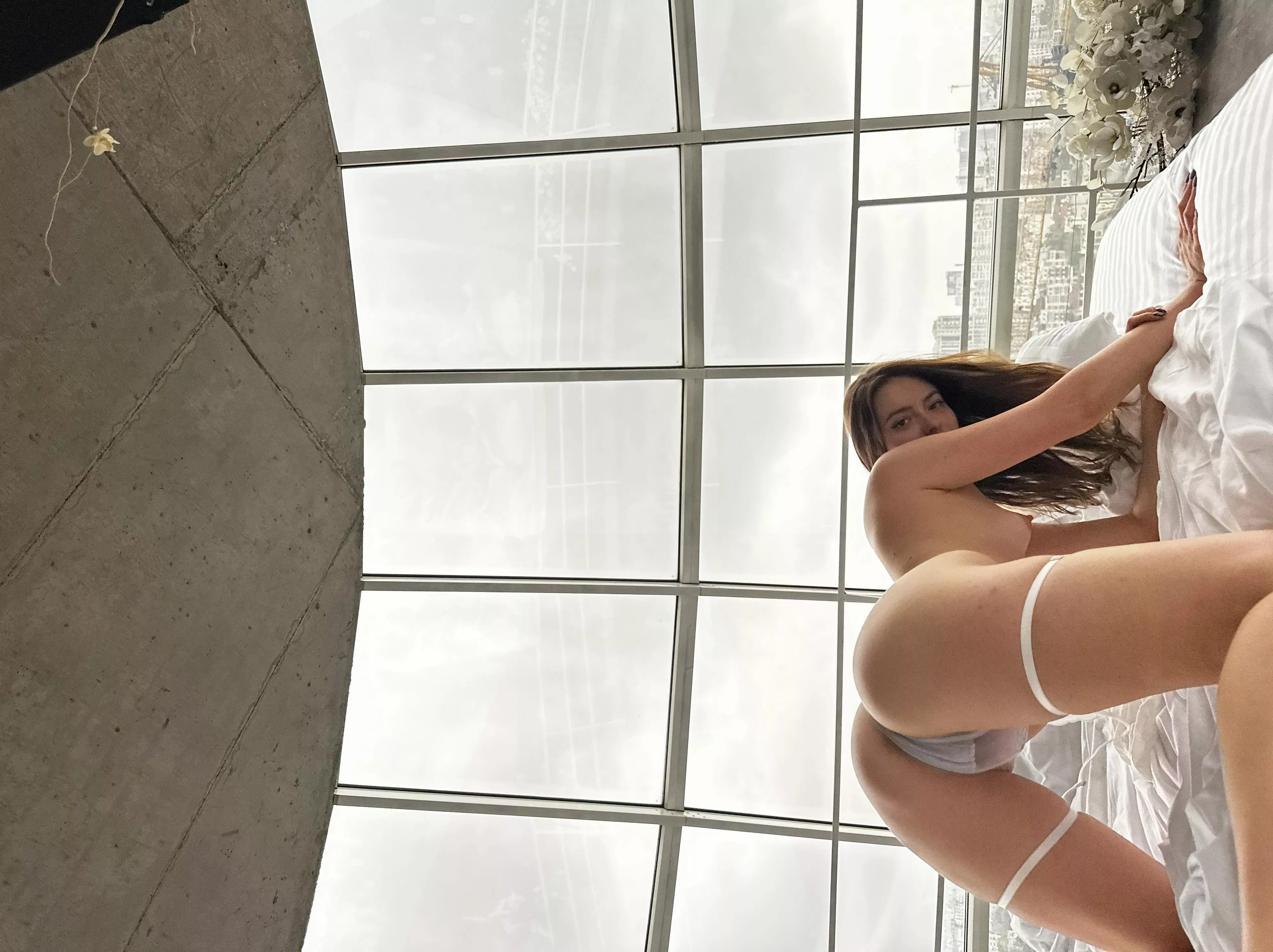 I have a sudden urge to invite you between my buttocks today ! posted by jrdnem