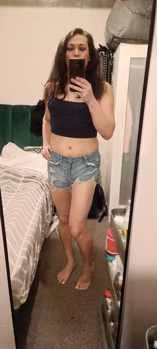 I know you footboys will zoom in on my toes 😈 by amiinsinde_