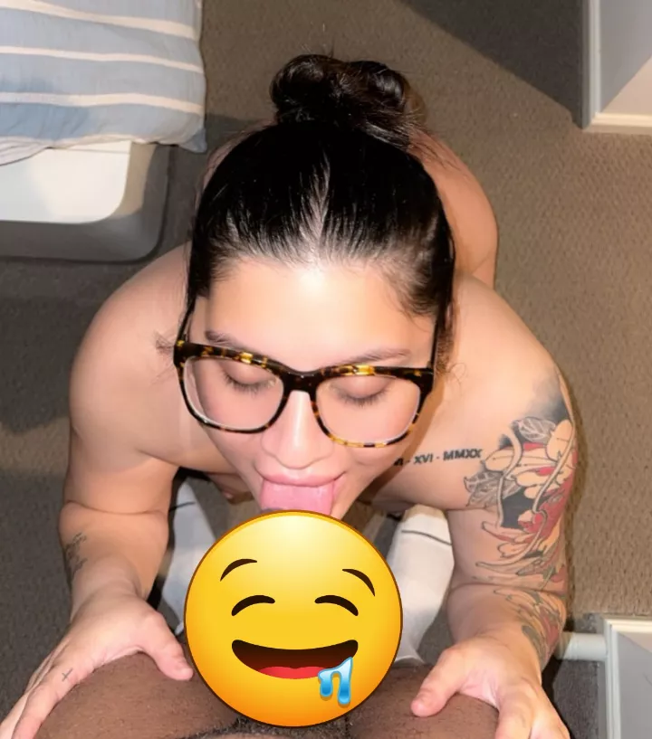 I look so good on my knees ready to swallow his load 😜 posted by Young-Ready
