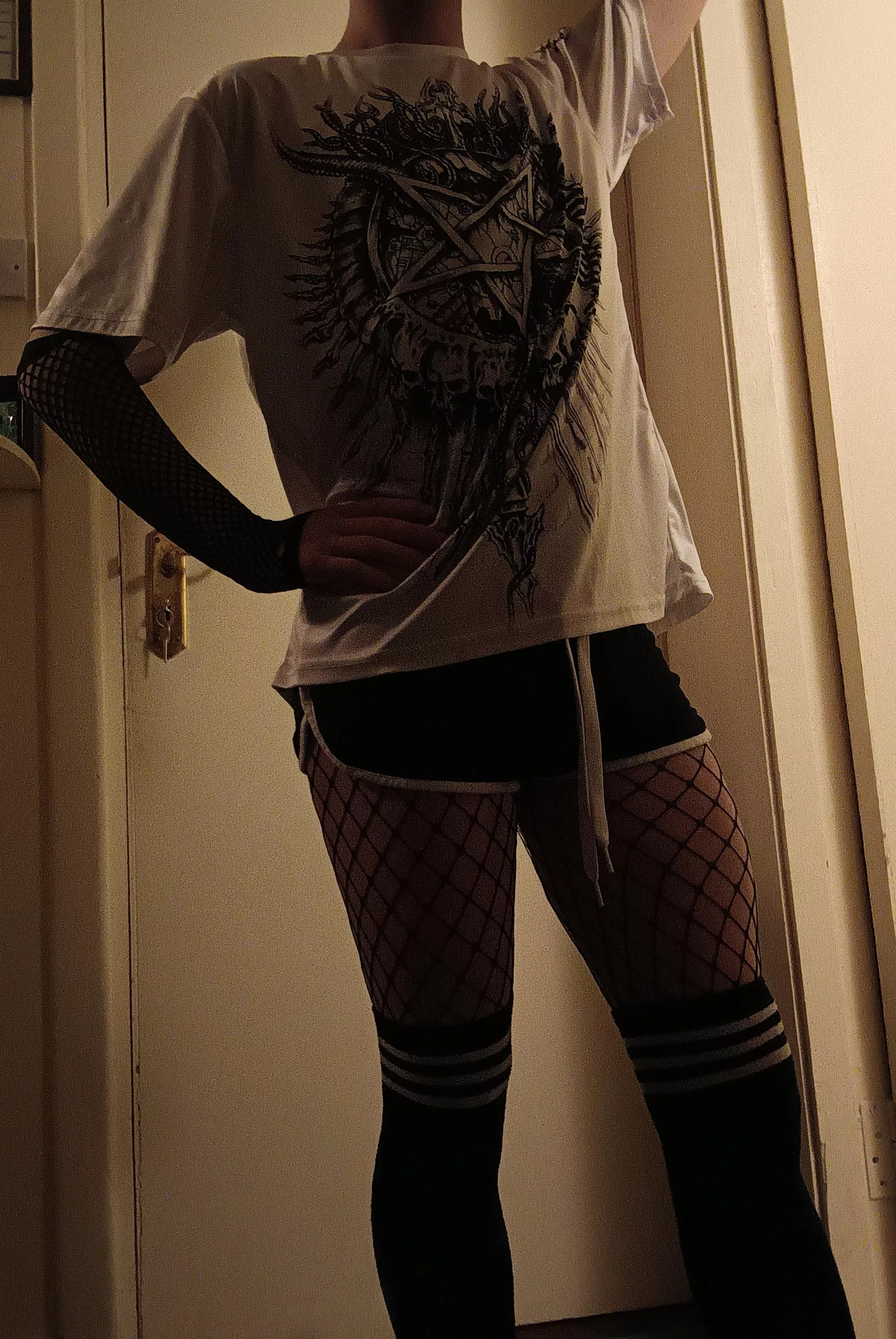 I love fishnets :) posted by StitchTheFemboy
