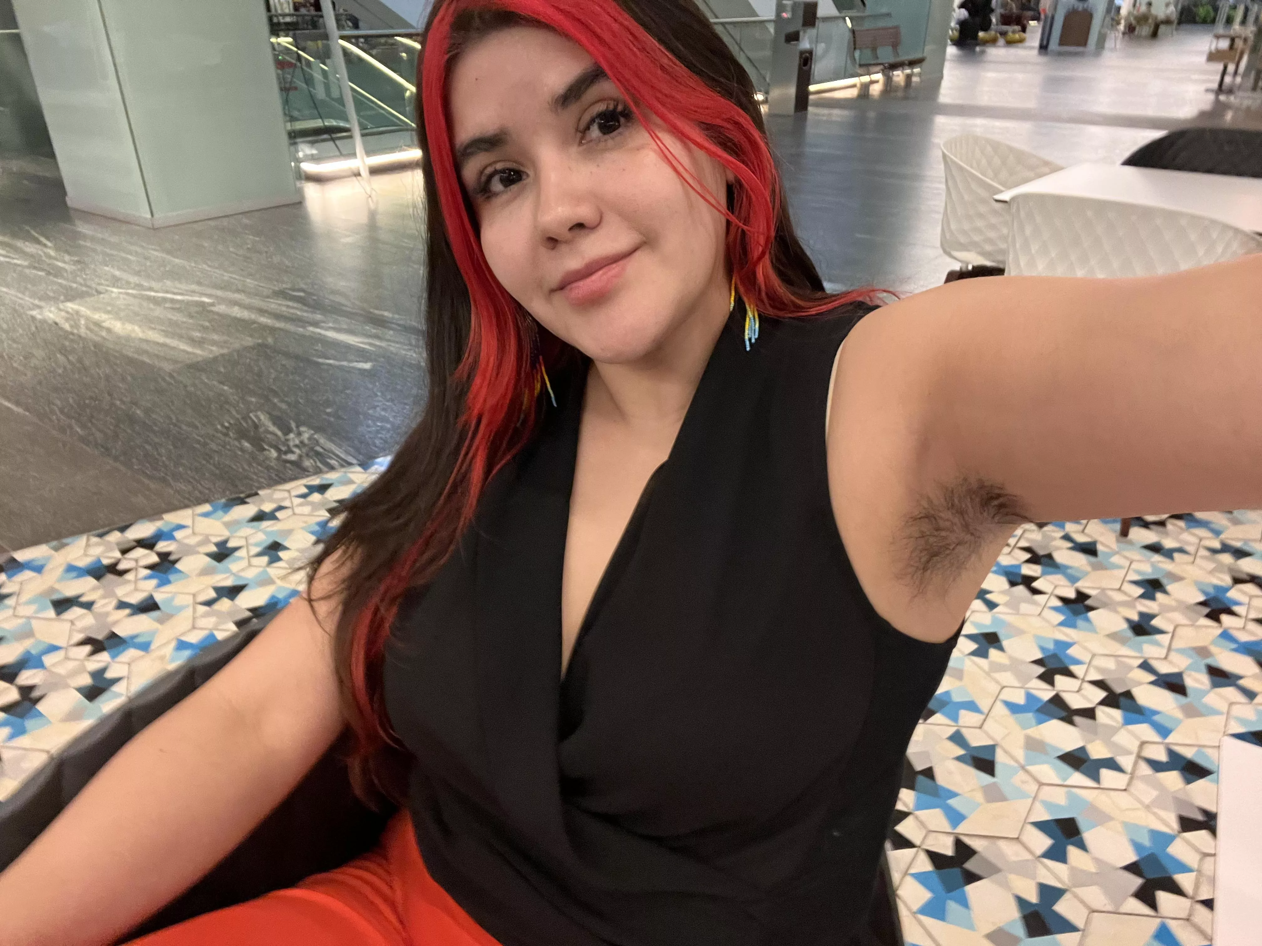 I still don’t show to much my armpits on public posted by Ponyhairy