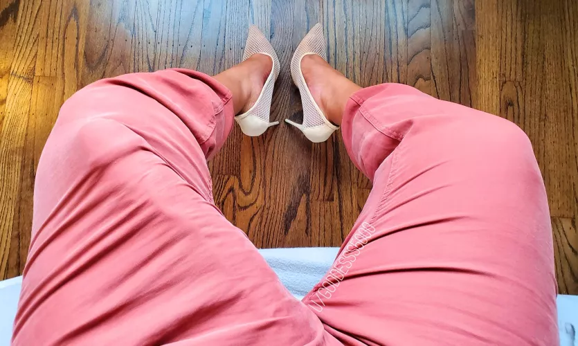 If I wore this to a date, I know you would spend the whole date just begging for it by Goddesss5000