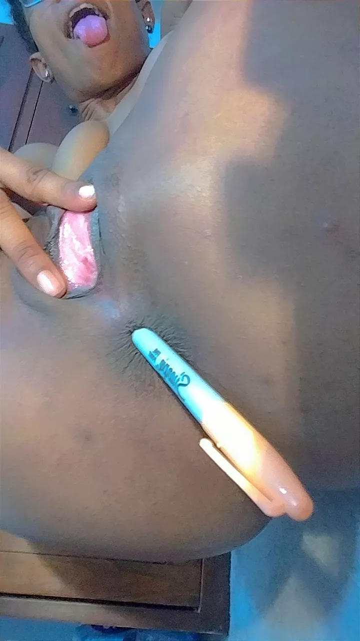 If you shove more sharpie in i promise to squirt all over your face 😈💦 posted by imaniih4_20