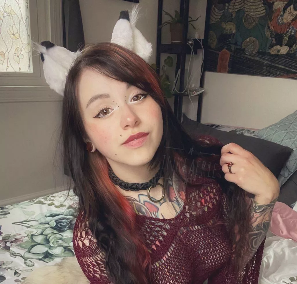 If you're tired, I can hold your hand for you~ 🦊😘 posted by InkFaerie