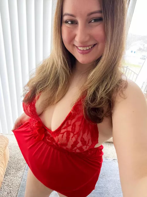 Is red my color? by Mandiallday83