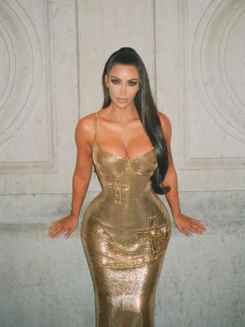 Kim Kardashian turns LA yard into snowy wonderland: 'Snow everywhere' by golferannasmith