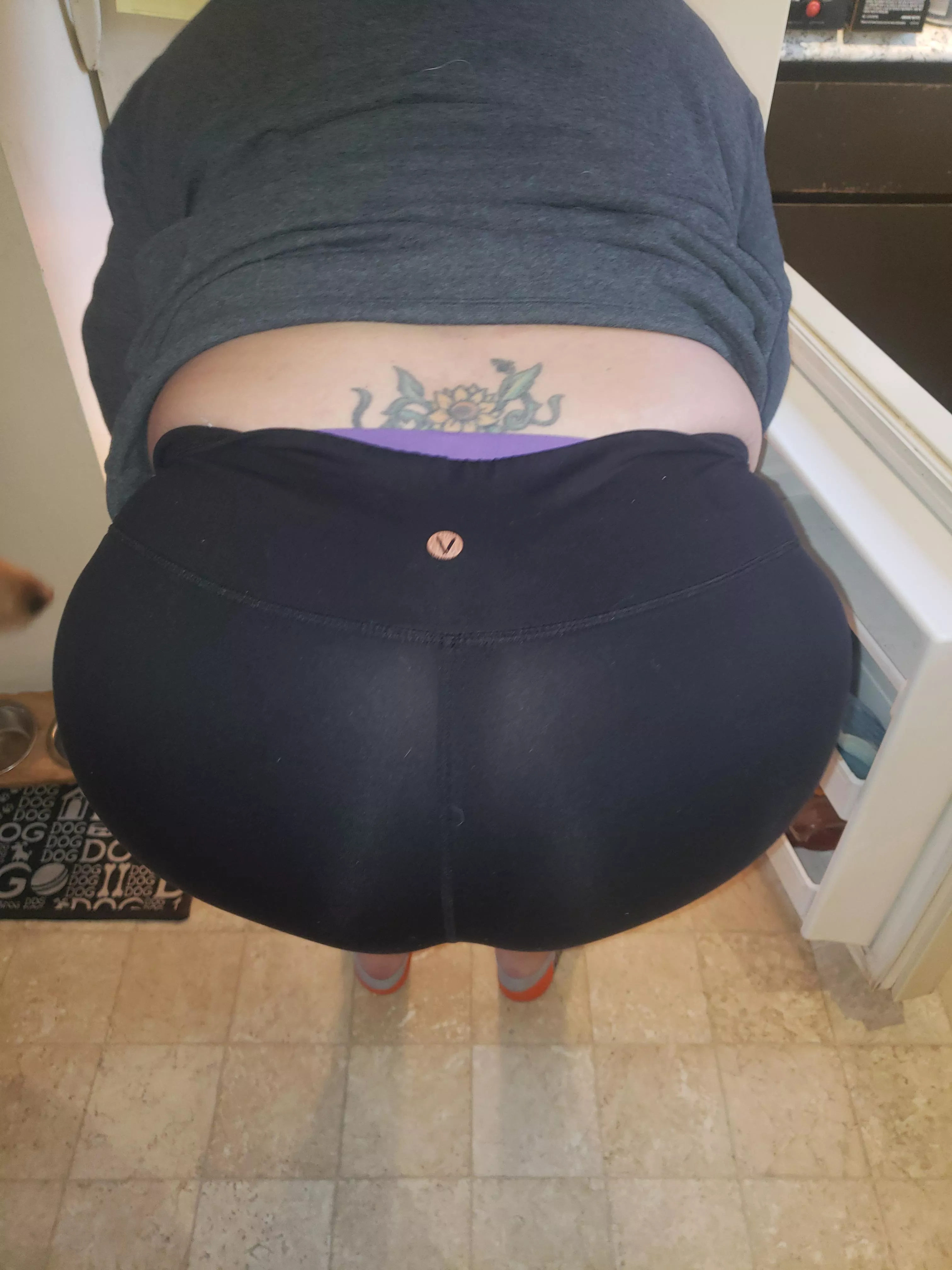 Love the little peek... posted by thered_paprika