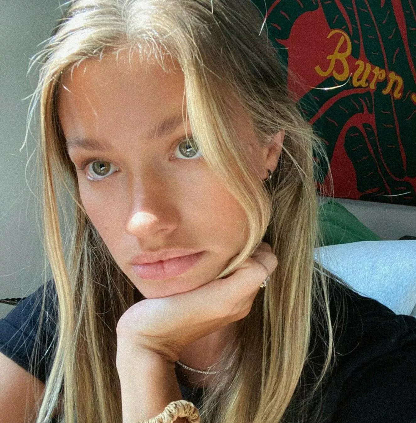 Maggie Rawlins posted by qwer5r