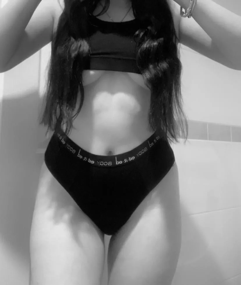 New fit, new pic 💁🏻‍♀️ [F] posted by MysteryThrowaway88