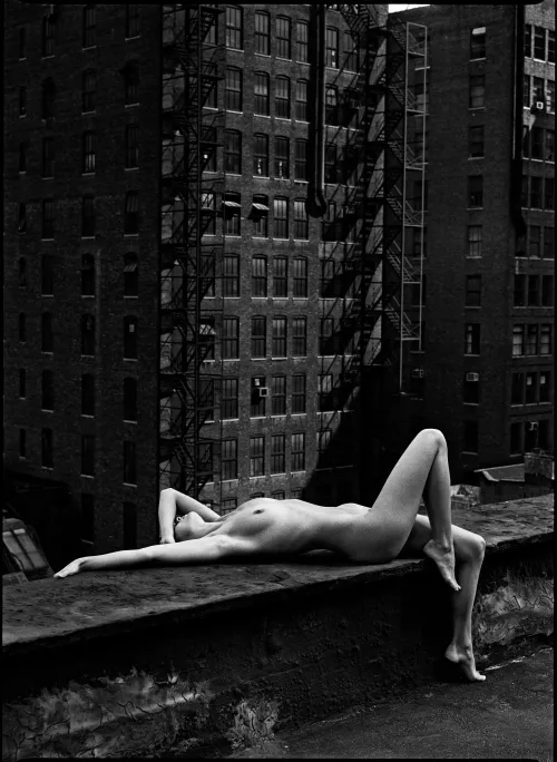Nude | New York, 1975 | ph. Patrick Demarchelier by poisson-iv