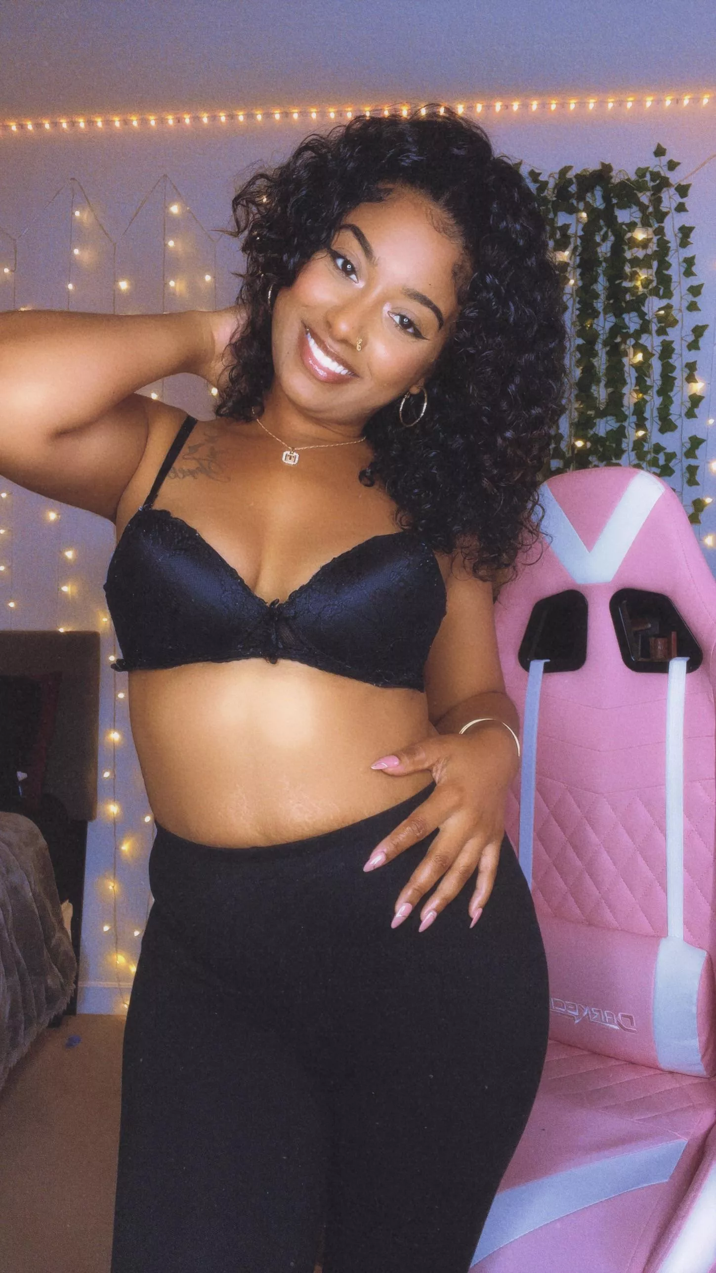 Pretty and freaky 😏 posted by GoldenGoddess17_